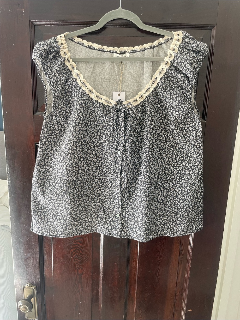 Neuflora Shelby Blouse Navy Blue Floral
